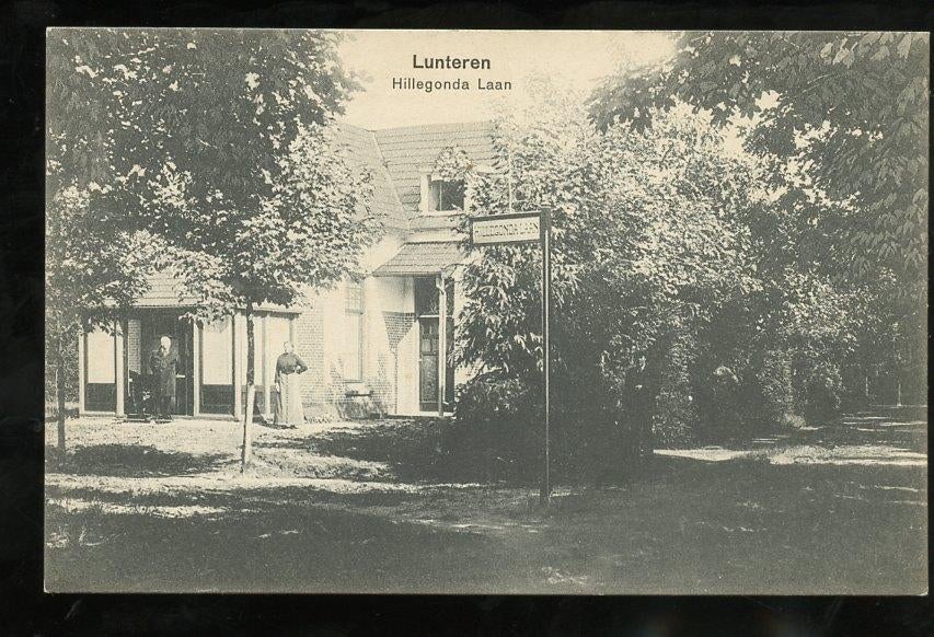 Lunteren  1910 Hillegonda laan met bewoners voor huis, Ophalen, Voor 1920, Gelderland