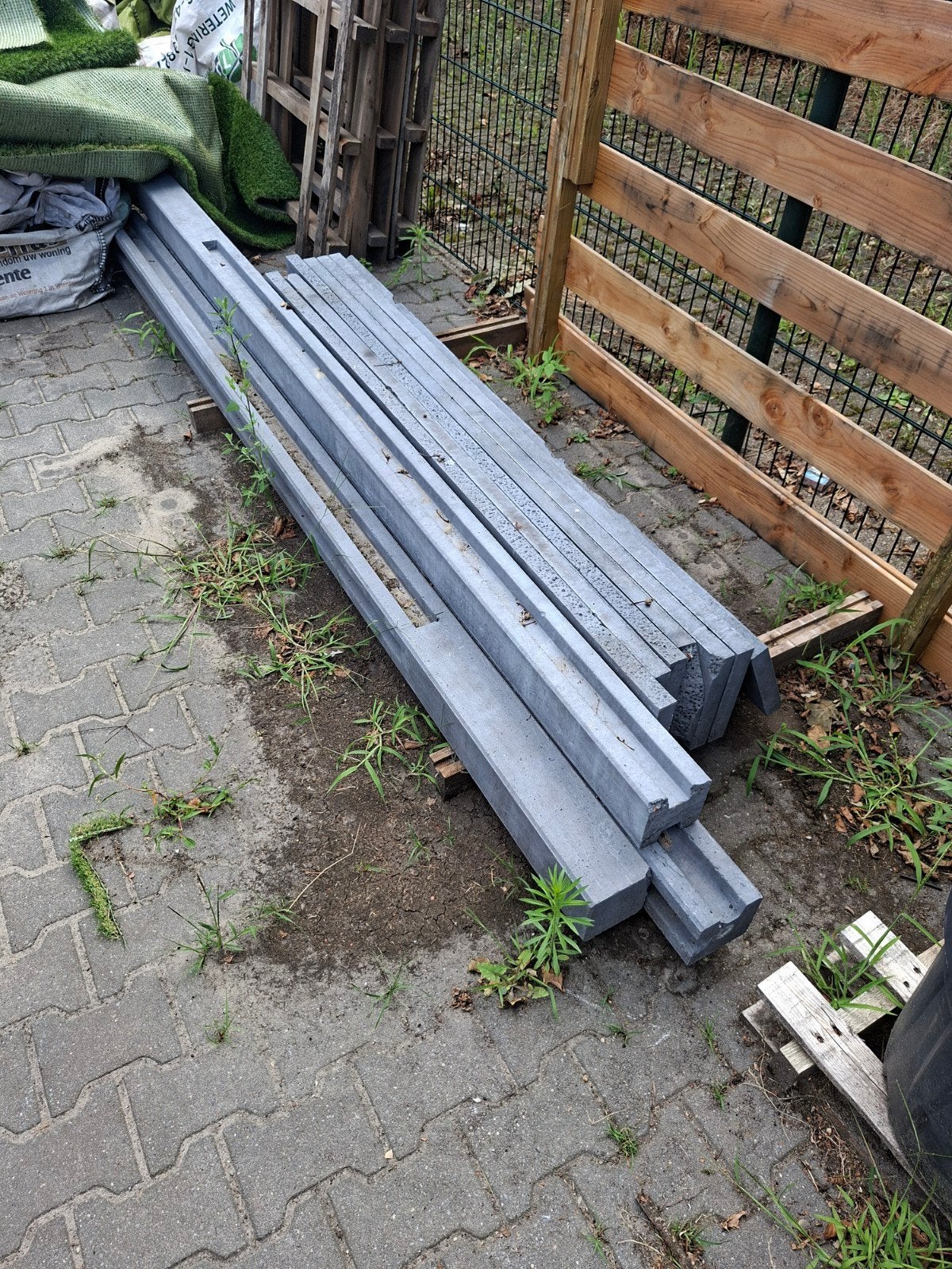 nieuwe betonpalen en onderplaten, antraciet, Ophalen, Nieuw, Overige materialen, Minder dan 3 meter