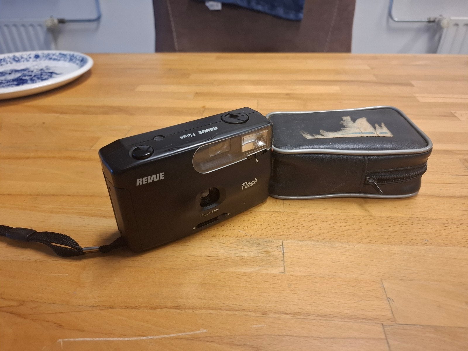 Revue Flash Compact Camera met Tasje - Vintage Fotografie, Ophalen of Verzenden