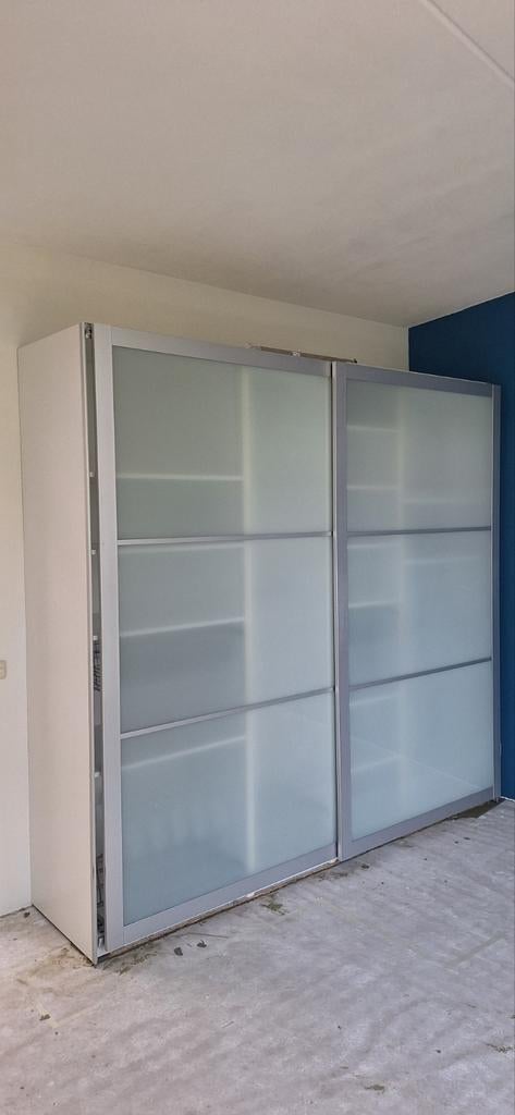 Gratis ikea kast, vanavond ophalen, Huis en Inrichting, Kasten | Roldeurkasten en Archiefkasten, Ophalen, Gebruikt, 200 cm of meer