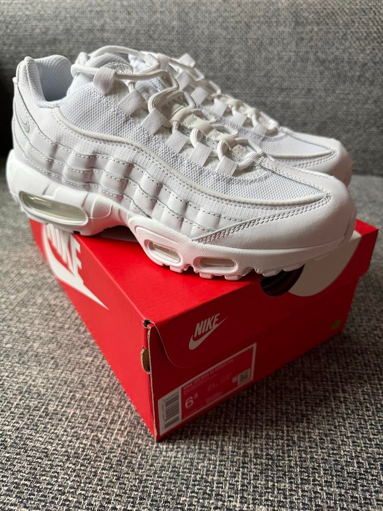 Nike Air Max 95 Essential - Maat 39 - Nieuw in doos, Kleding | Dames, Schoenen, Nieuw, Ophalen of Verzenden, Wit, Sportschoenen
