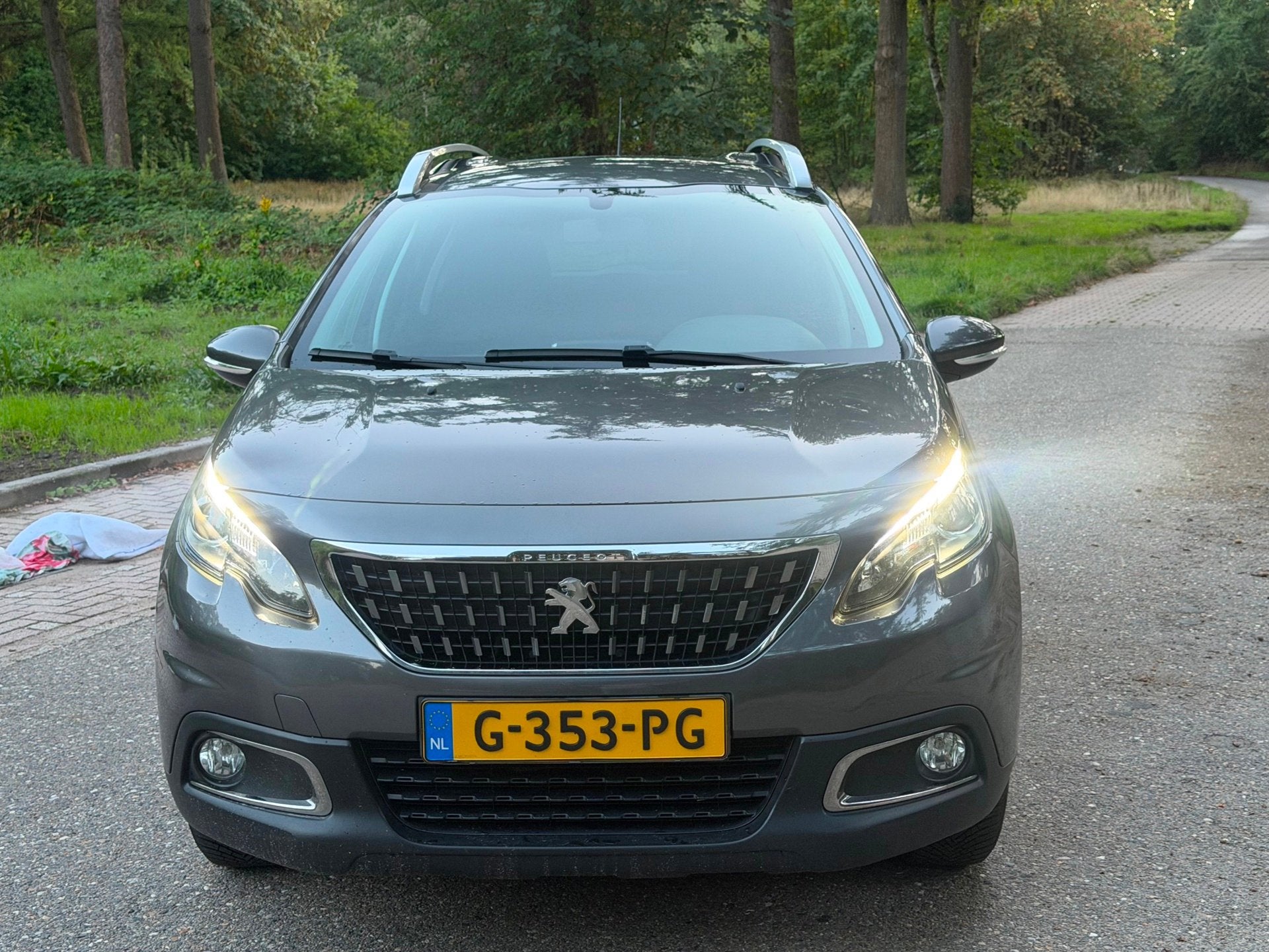 Peugeot 2008 1.2 PureTech Allure STYLE 2019 Navi Airco, Auto's, Voorwielaandrijving, 83 pk, Stof, Gebruikt