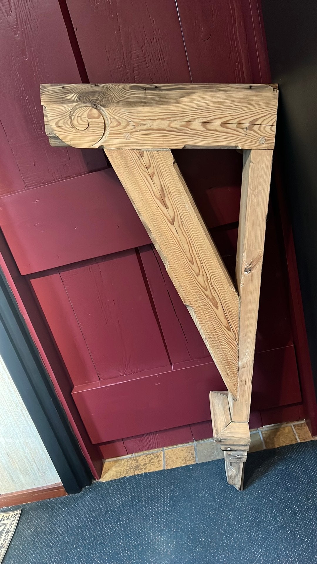 Ouden houten schouw sierbalken constructie, Ophalen