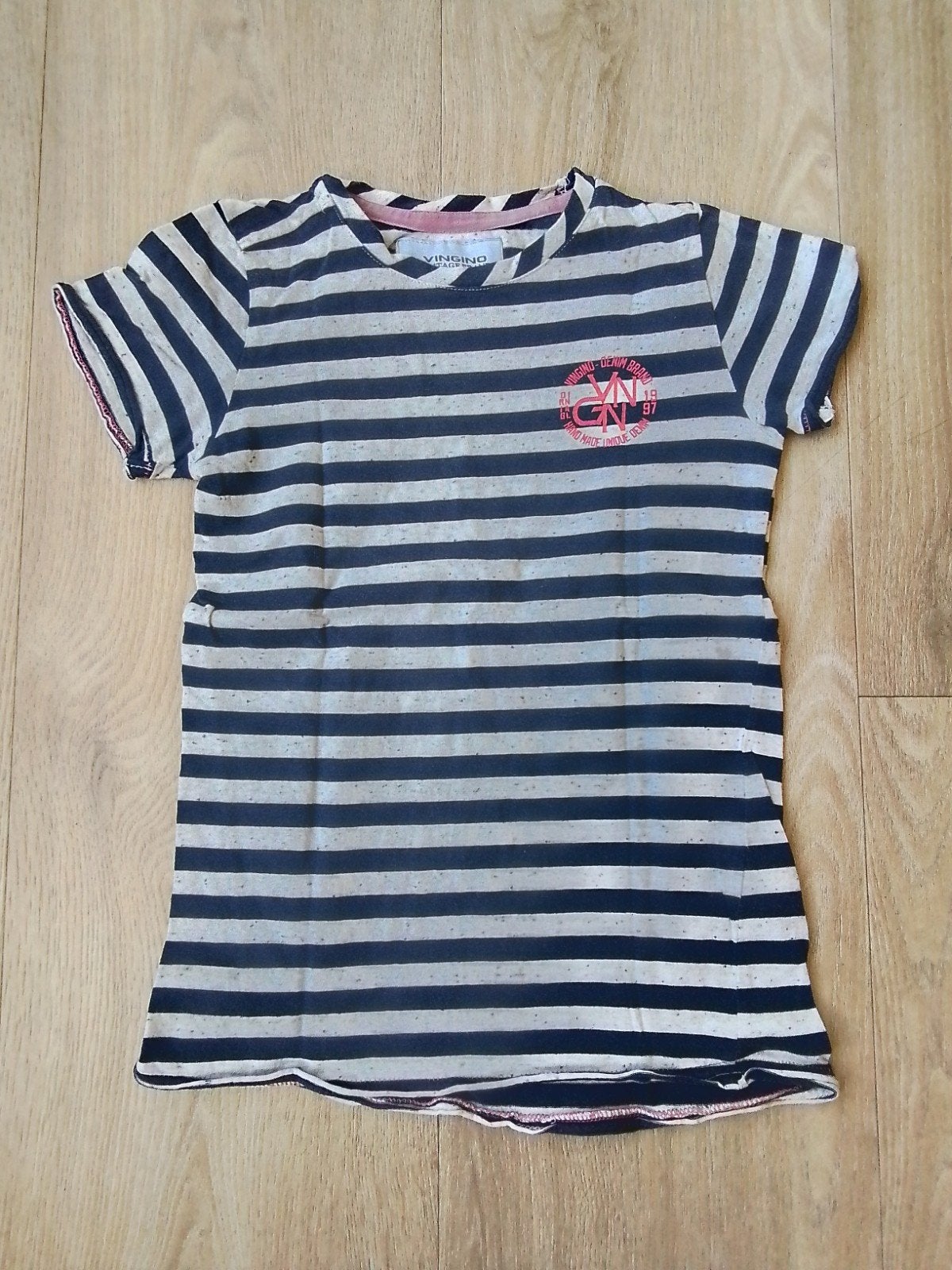 Shirtje Vingino mt 128, Kinderen en Baby's, Kinderkleding | Maat 128, Ophalen of Verzenden, Zo goed als nieuw, Vingino, Shirt of Longsleeve