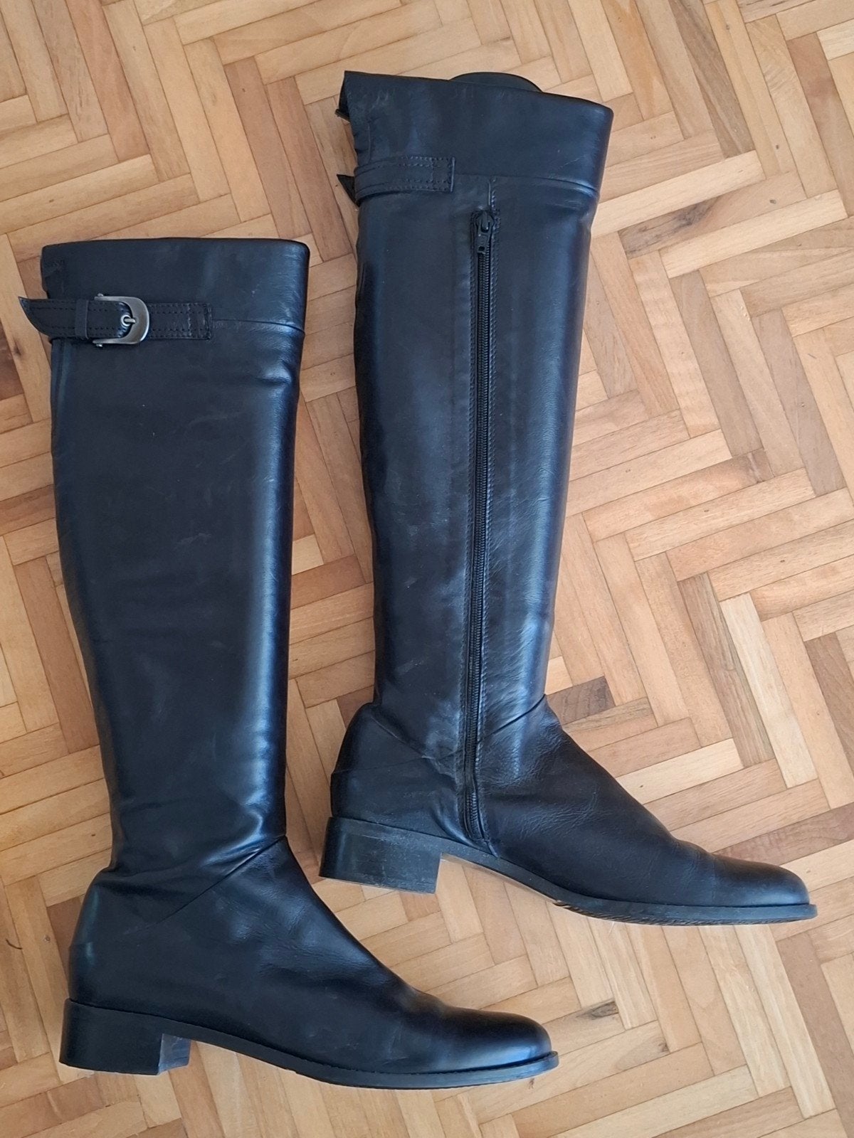 Hoge zwart lederen Italiaanse dameslaarzen mt 39, Kleding | Dames, Ophalen of Verzenden, Zo goed als nieuw, Zwart, Hoge laarzen