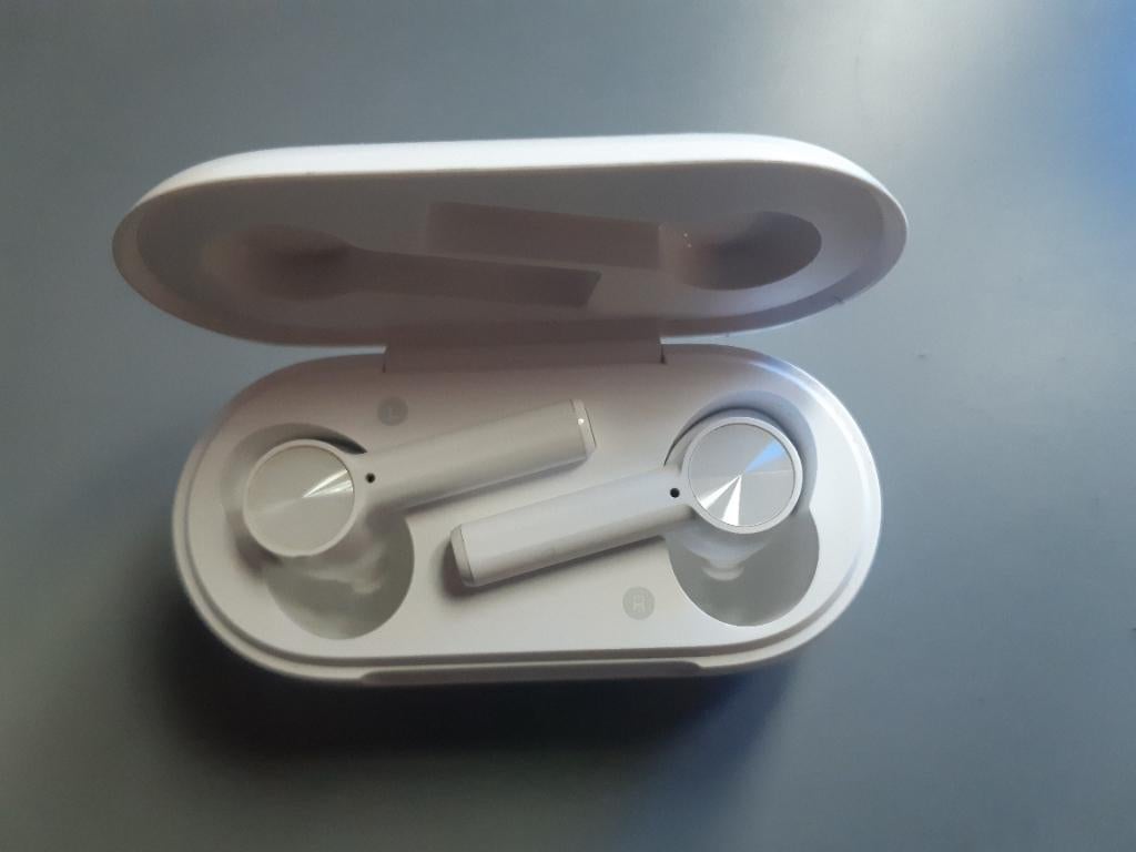 OnePlus Buds Z rechter werkt alleen, Gebruikt, Bluetooth, Ophalen of Verzenden, In oorschelp (earbud)