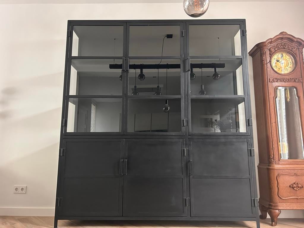 Zwarte metalen kast GigaMeubel 220x200x40, Ophalen, Zo goed als nieuw