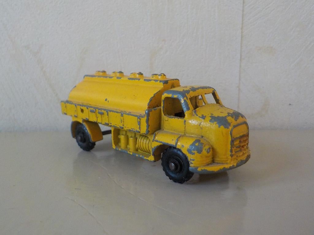 Tanker Series van Budgie Model, made in England, Ophalen of Verzenden, Gebruikt, Bus of Vrachtwagen, Overige merken