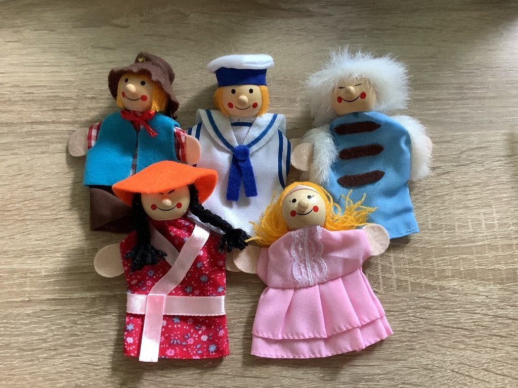5 vingerpoppetjes met houten hoofdjes matroos, boer 5 euro, Ophalen of Verzenden, Zo goed als nieuw