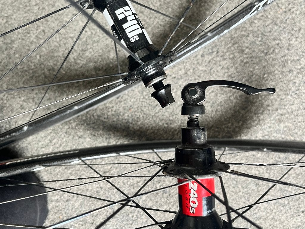 FFWD F4R Carbon Wielset – DT Swiss 240s Naven (Velgrem), Fietsen en Brommers, Overige merken, Carbon, Ophalen of Verzenden, Meer dan 20 versnellingen