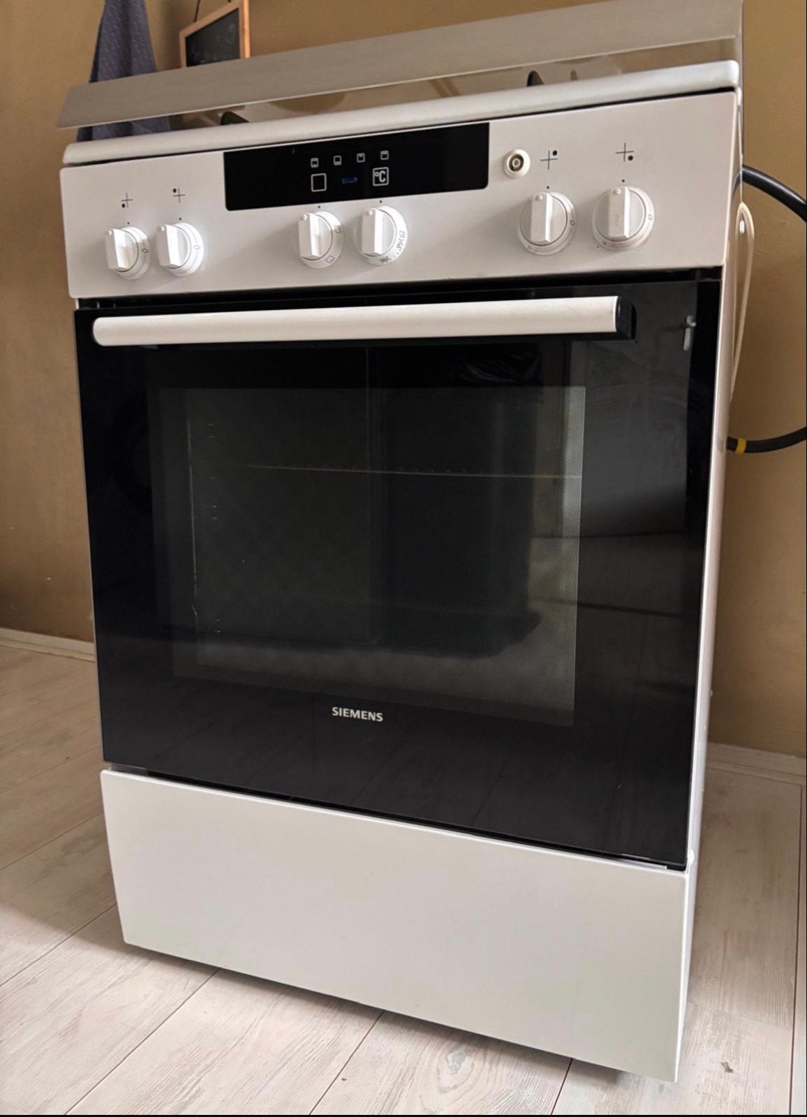 Siemens Vrijstaand Gasfornuis met Oven, Witgoed en Apparatuur, Fornuizen, Ophalen, Gebruikt, 60 cm of meer, 4 kookzones