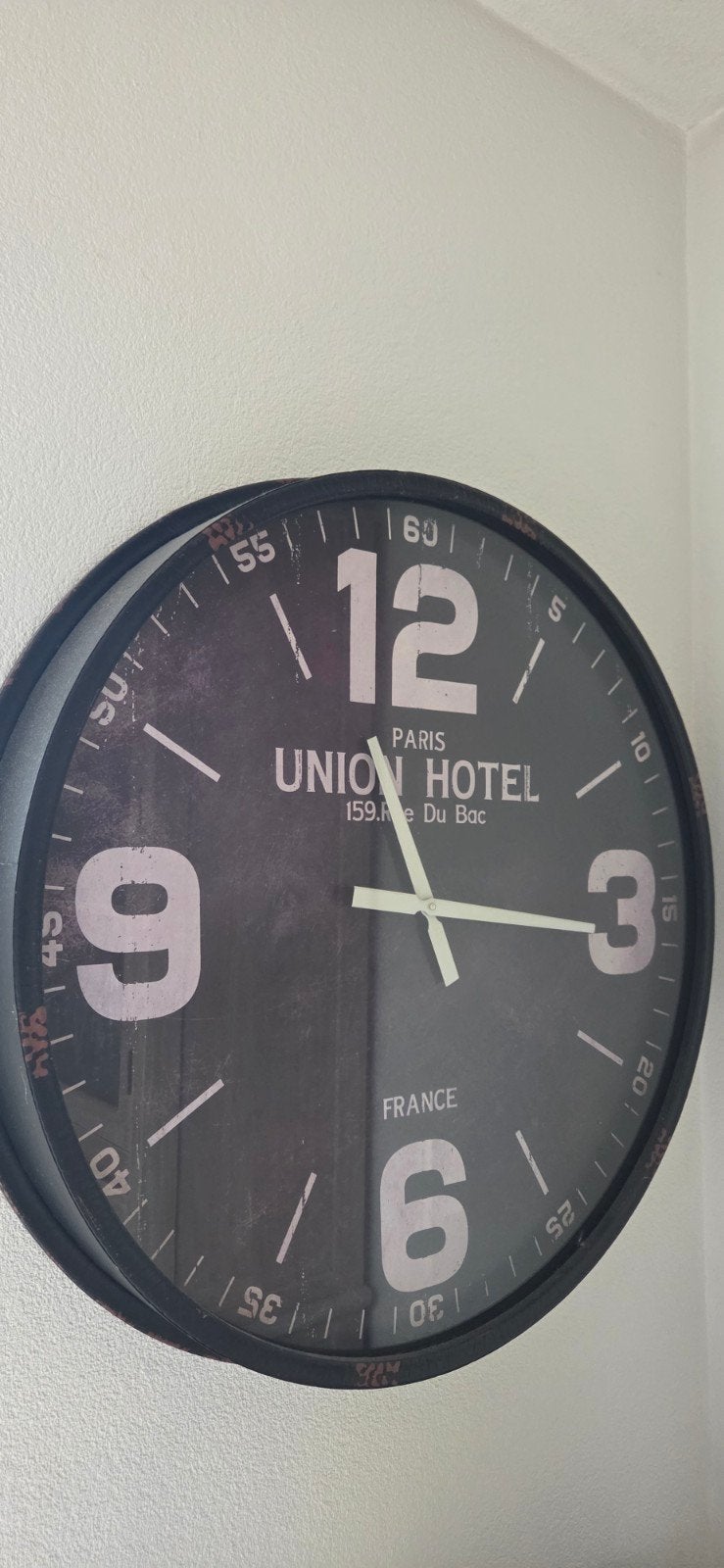 Grote wandklok 76 cm diameter 'Union Hotel Paris' - Vintage, Huis en Inrichting, Ophalen, Vintage, Analoog, Zwart