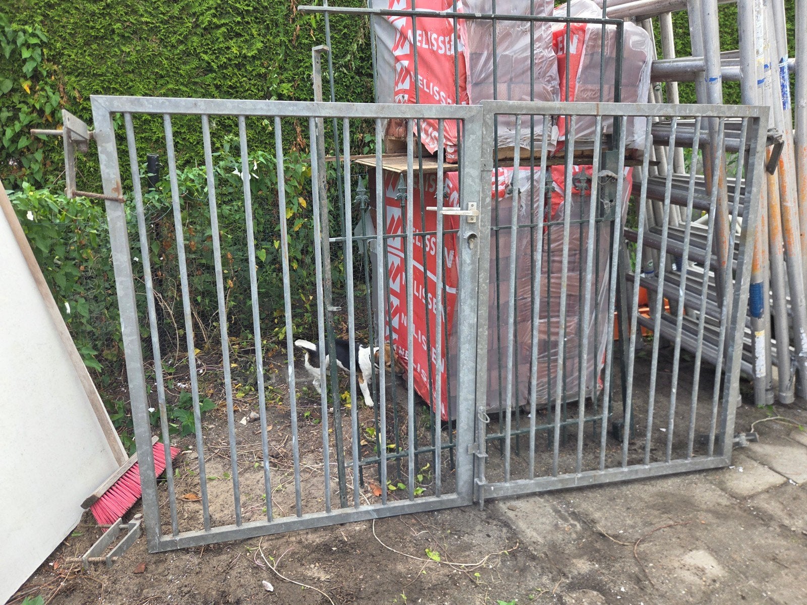 Gegalvaniseerde poort 1400x2350mm, Ophalen