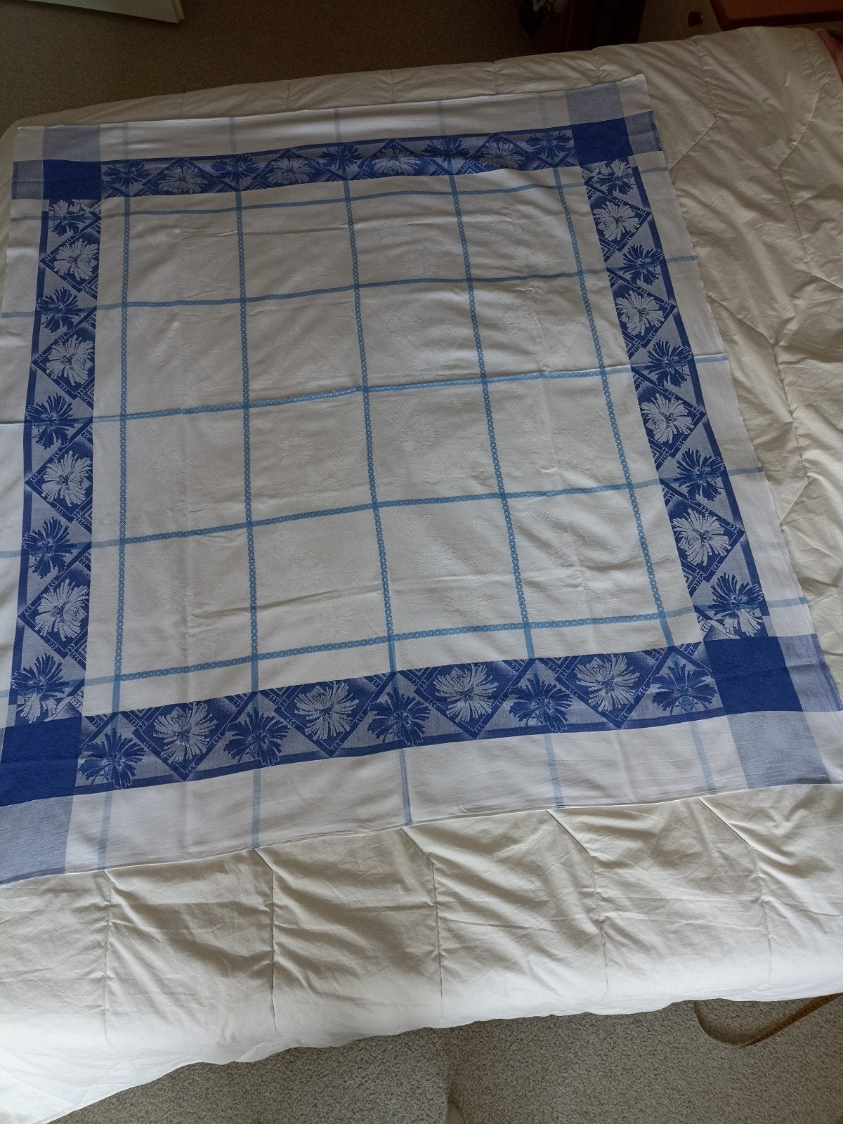 Vintage Tafelkleed - Blauw en Wit Gebloemd 146x128, Huis en Inrichting, 128 cm, Ophalen of Verzenden, Zo goed als nieuw, Katoen