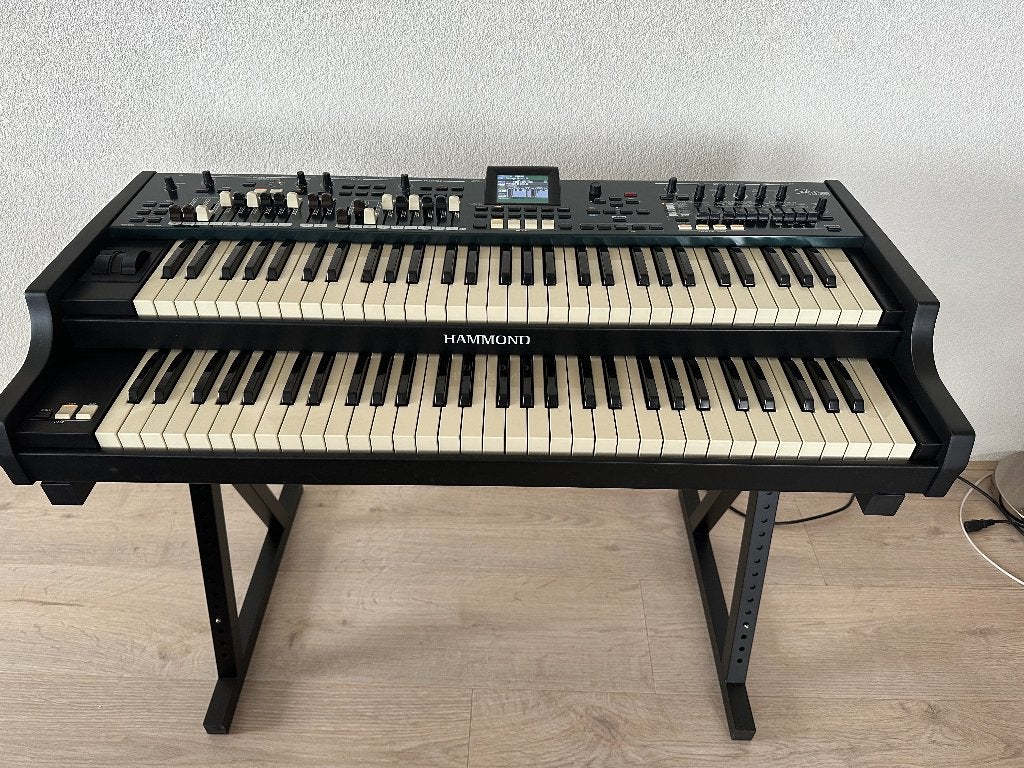 Hammond SKx Pro met EXP-50J zwelpedaal en onderstel, Ophalen, Zo goed als nieuw, 2 klavieren, Hammondorgel