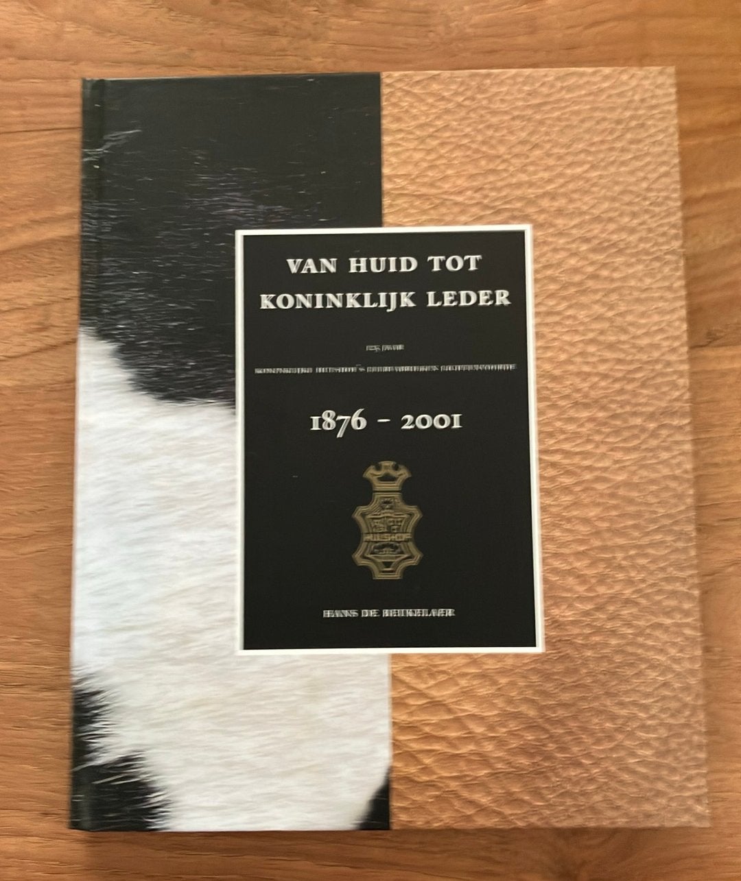 Van huid tot Koninklijk leder - Hans de Beukelaer, Ophalen of Verzenden, Zo goed als nieuw