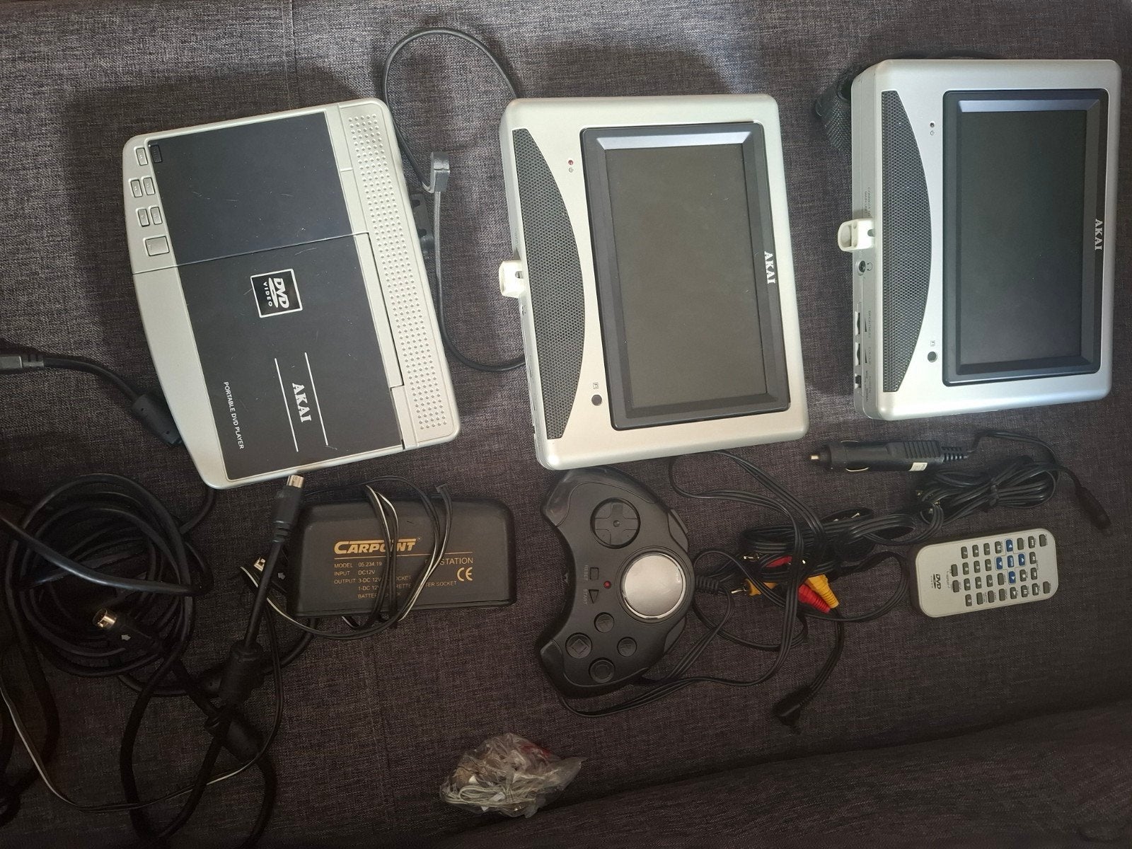 AKAI Draagbare DVD-speler met dubbel scherm en accessoires, Gebruikt, Draagbaar, Ophalen, Overige merken