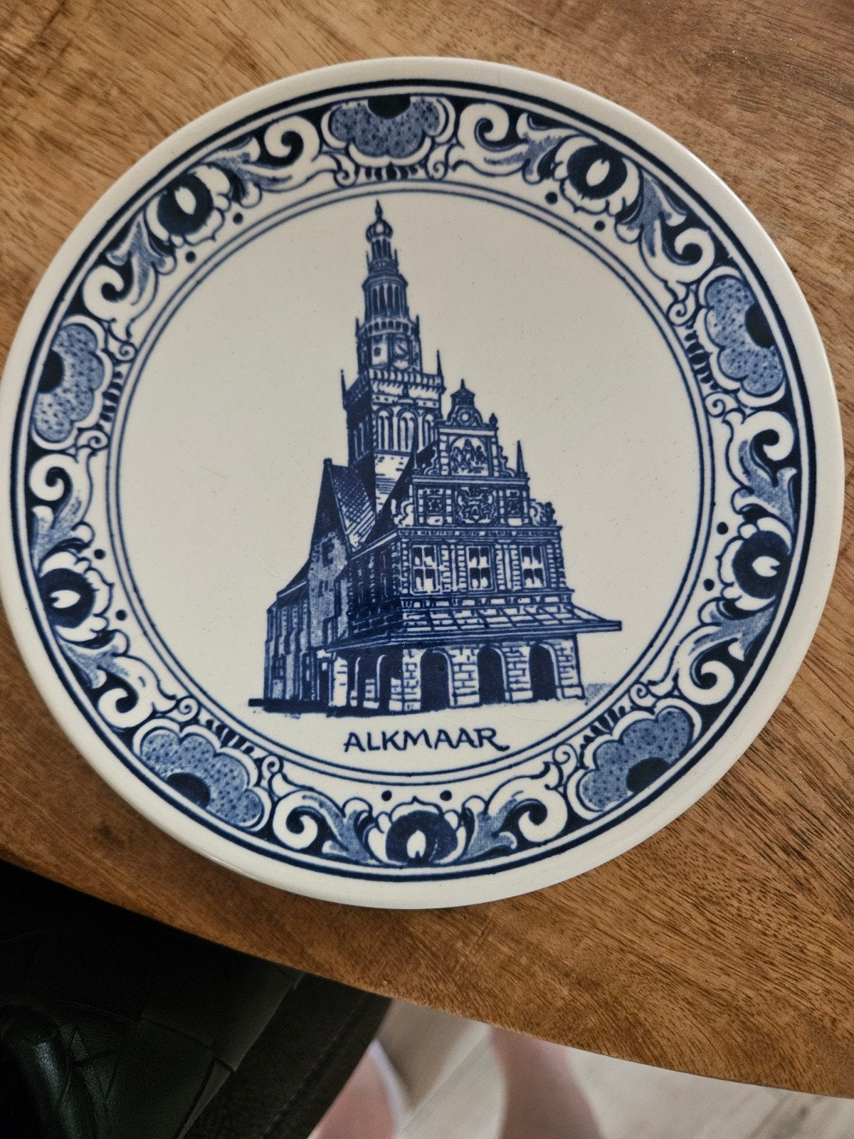 Delftsblauw bordje met de waagtoren Alkmaar, Ophalen