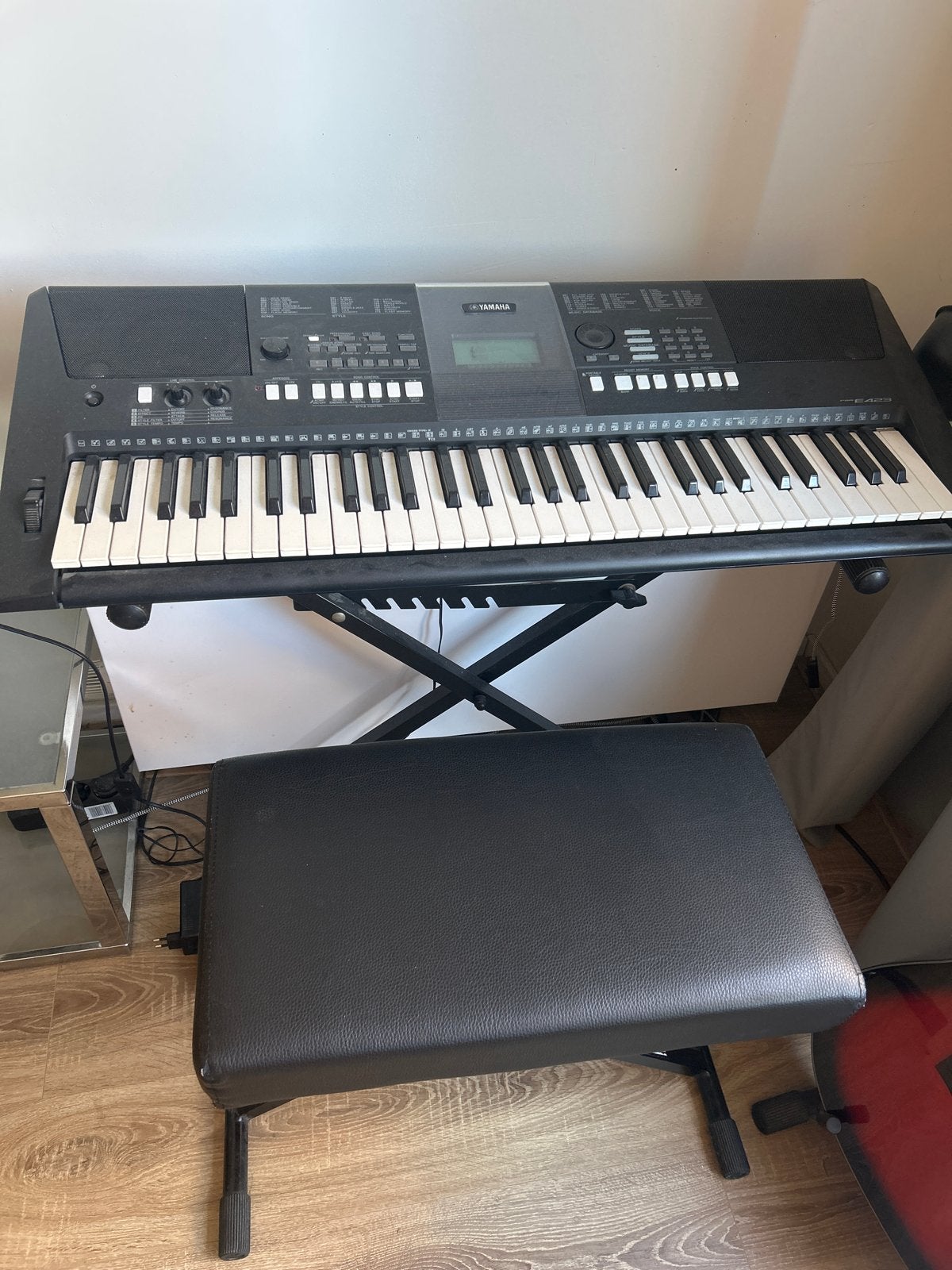 Yamaha PSR-E333 Keyboard met standaard en kruk, Muziek en Instrumenten, Keyboards, Ophalen, Yamaha, Aanslaggevoelig, 61 toetsen