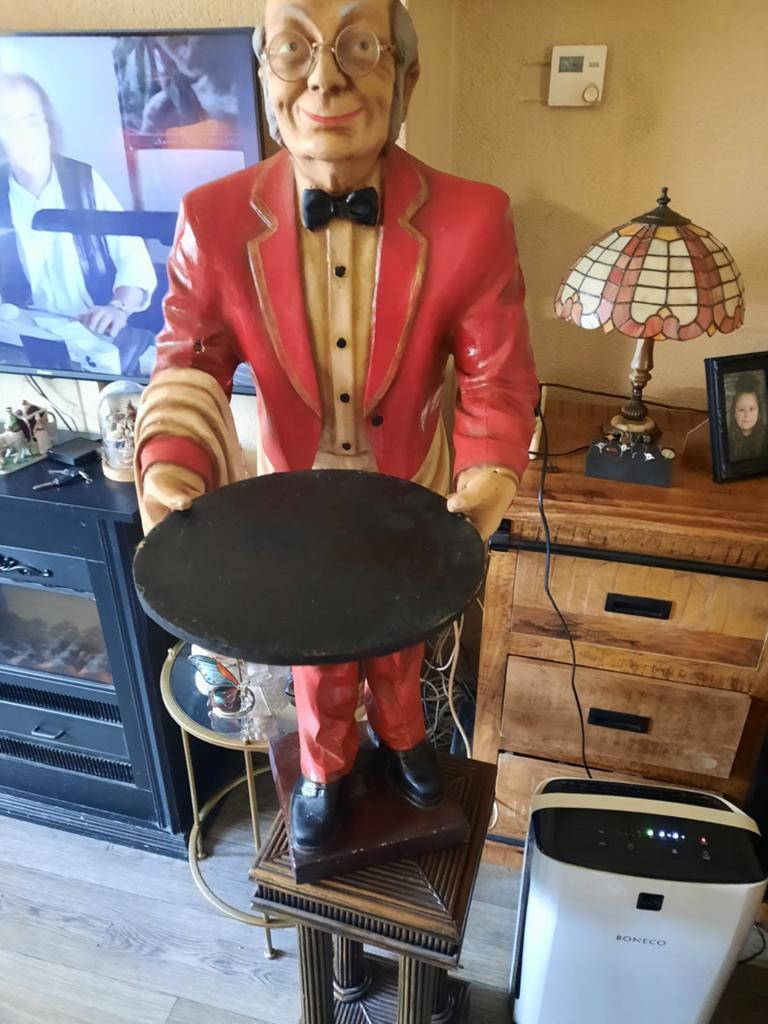 Decoratieve butler met dienblad, Ophalen