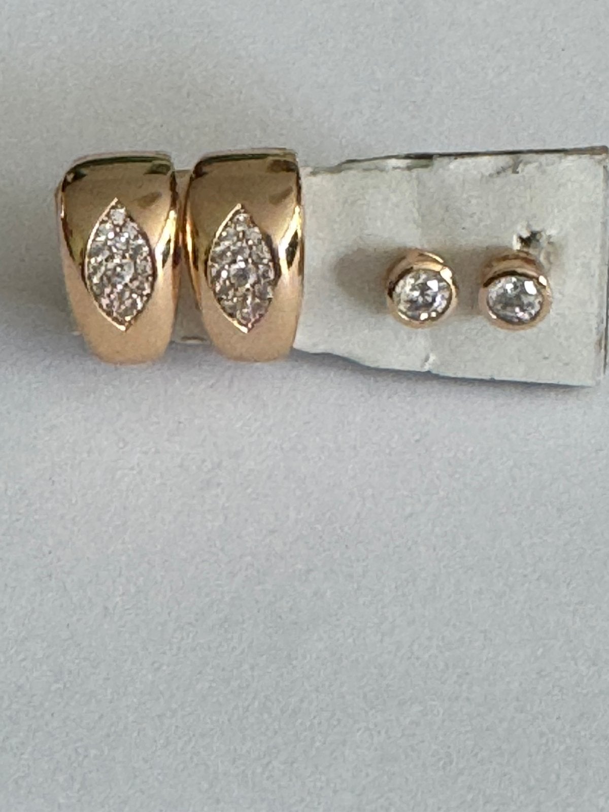 2 PAAR OORSTEKERS, Sieraden, Tassen en Uiterlijk, Oorbellen, Overige materialen, Nieuw, Ophalen of Verzenden, Knopjes of Stekers