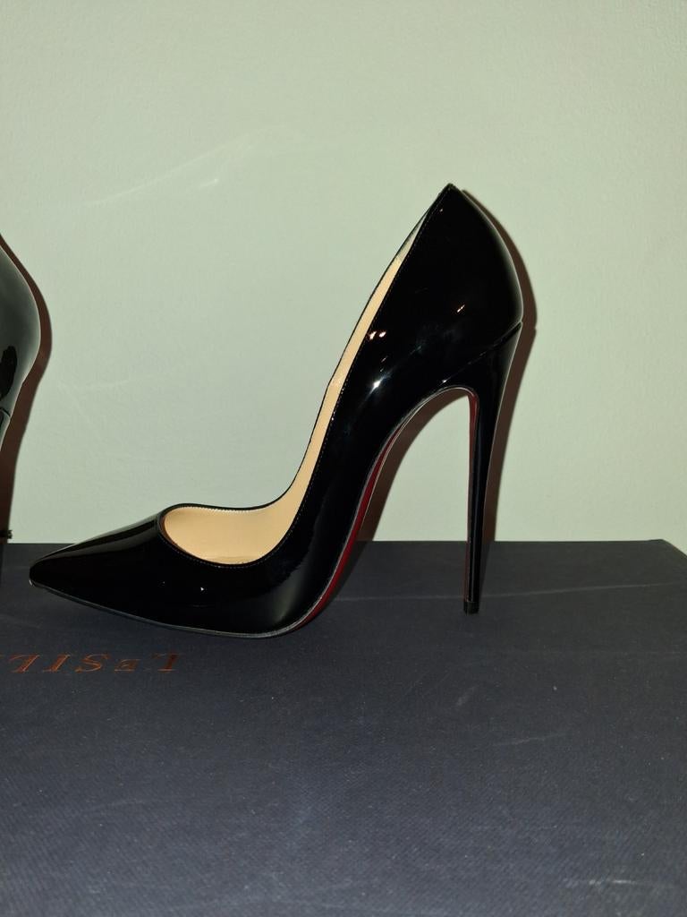 Christian Louboutin ORIGINEEL  Zwarte  Pumps - Maat 40, Kleding | Dames, Schoenen, Pumps, Zwart, Ophalen of Verzenden, Zo goed als nieuw