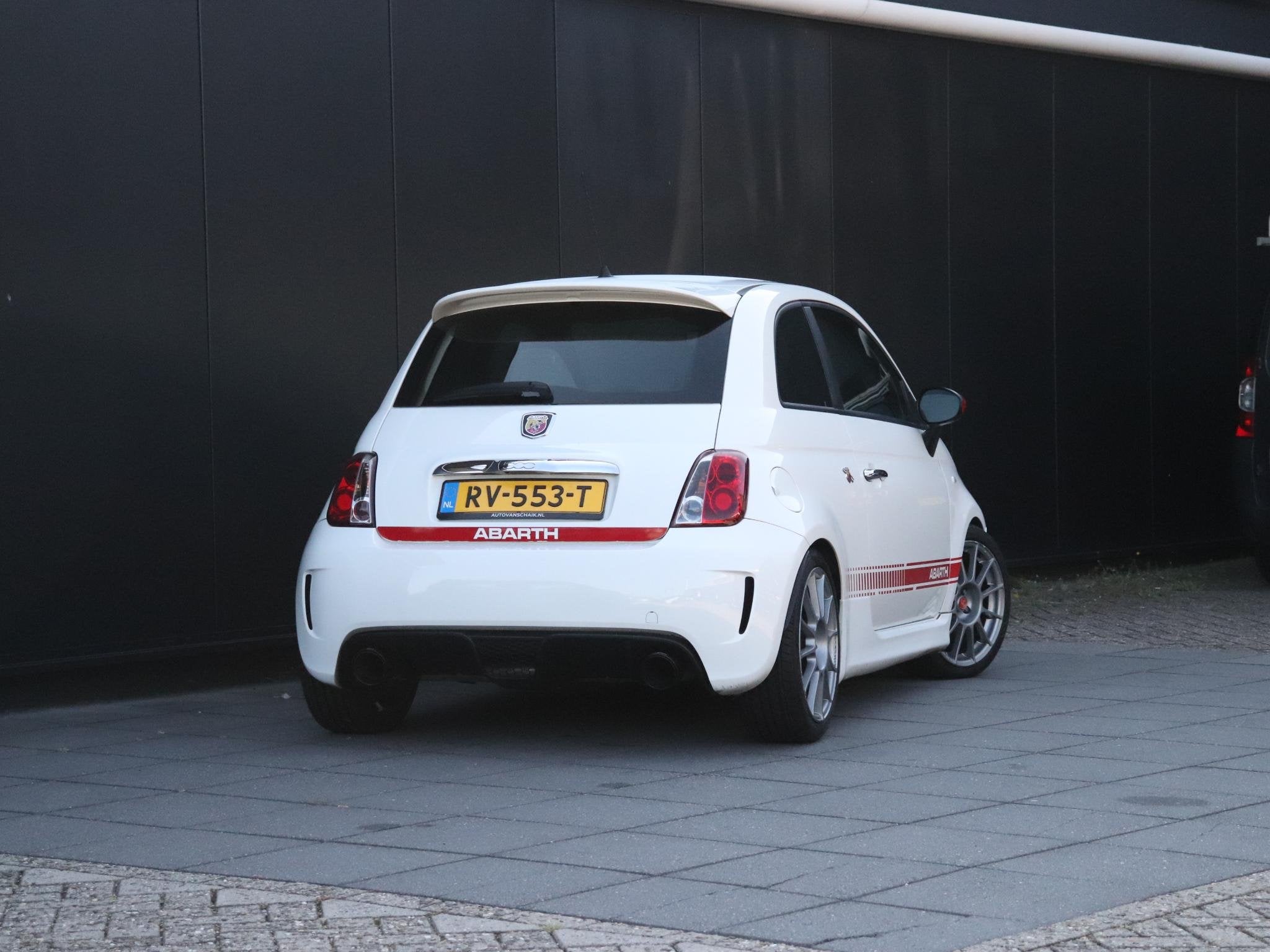 Fiat 500 1.4-16V Abarth | 250+ PK | SPORTSTOELEN | AIRCO | G, Voorwielaandrijving, 4 cilinders, Wit, 1010 kg
