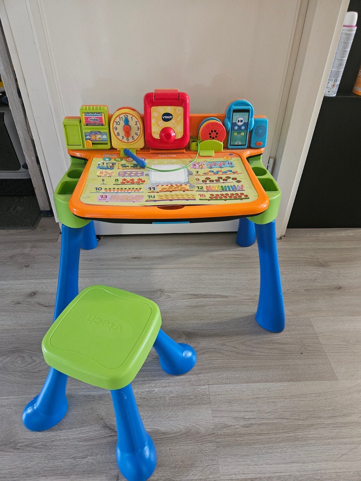 VTech Magisch Speel- en Leer Bureau met Krukje, Ophalen of Verzenden, Gebruikt, Taal en Lezen, Met licht