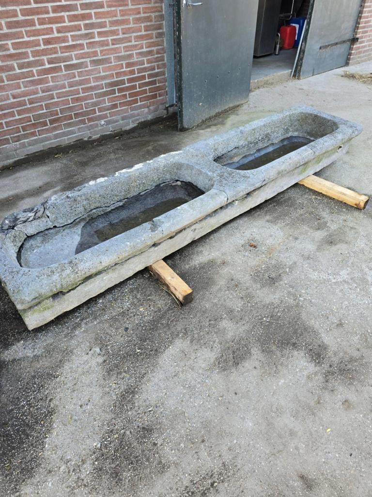 Antieke stenen waterbak / trog - 260cm lang, Ophalen