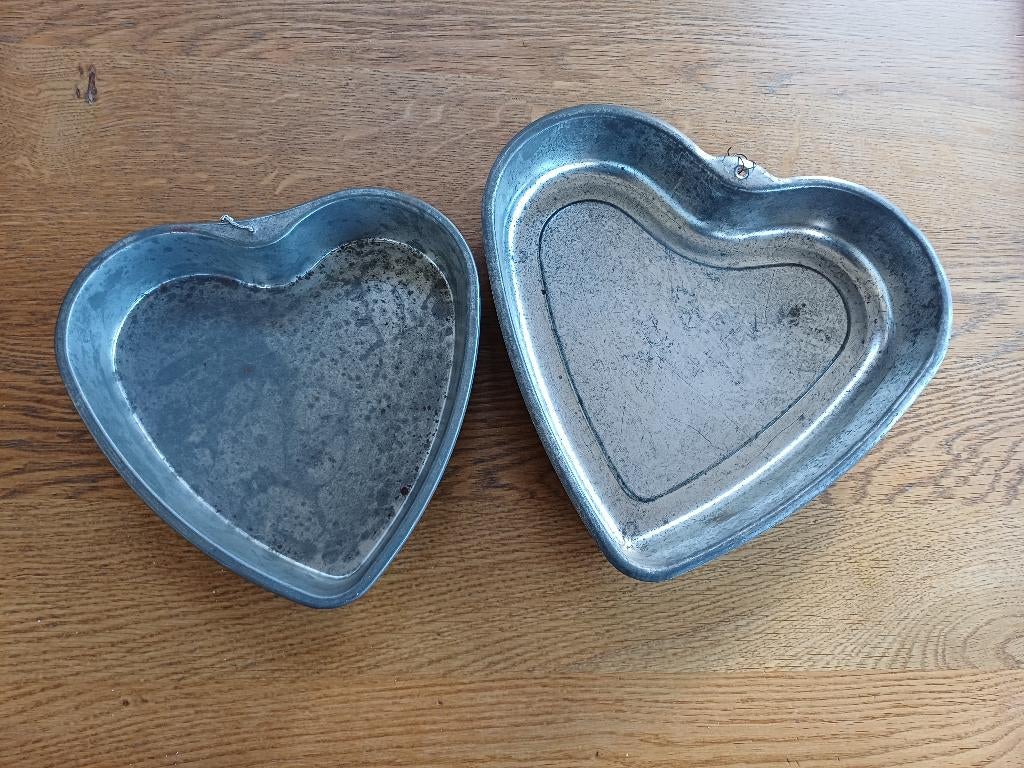 2 brocante bakvormen hart, Ophalen of Verzenden