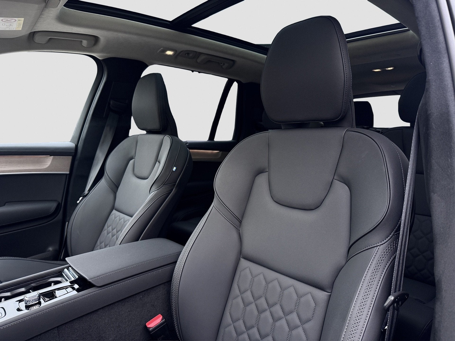 Volvo XC90 2.0 T8 Ultra Dark | Pano | Trekhaak | Bowers&Wilk, Gebruikt, 4 cilinders, 1969 cc, 7 stoelen