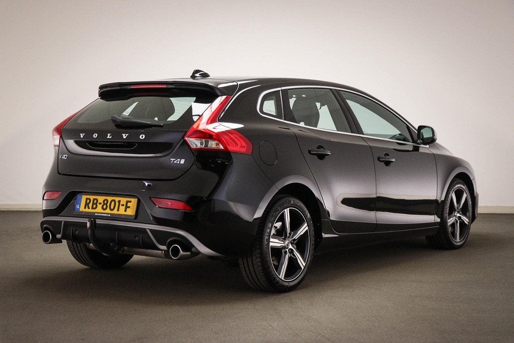 Volvo V40 2.0 T4 Business Sport | HALF LEDER | STOELVERWARMI, Gebruikt, Euro 6, Zwart, Origineel Nederlands