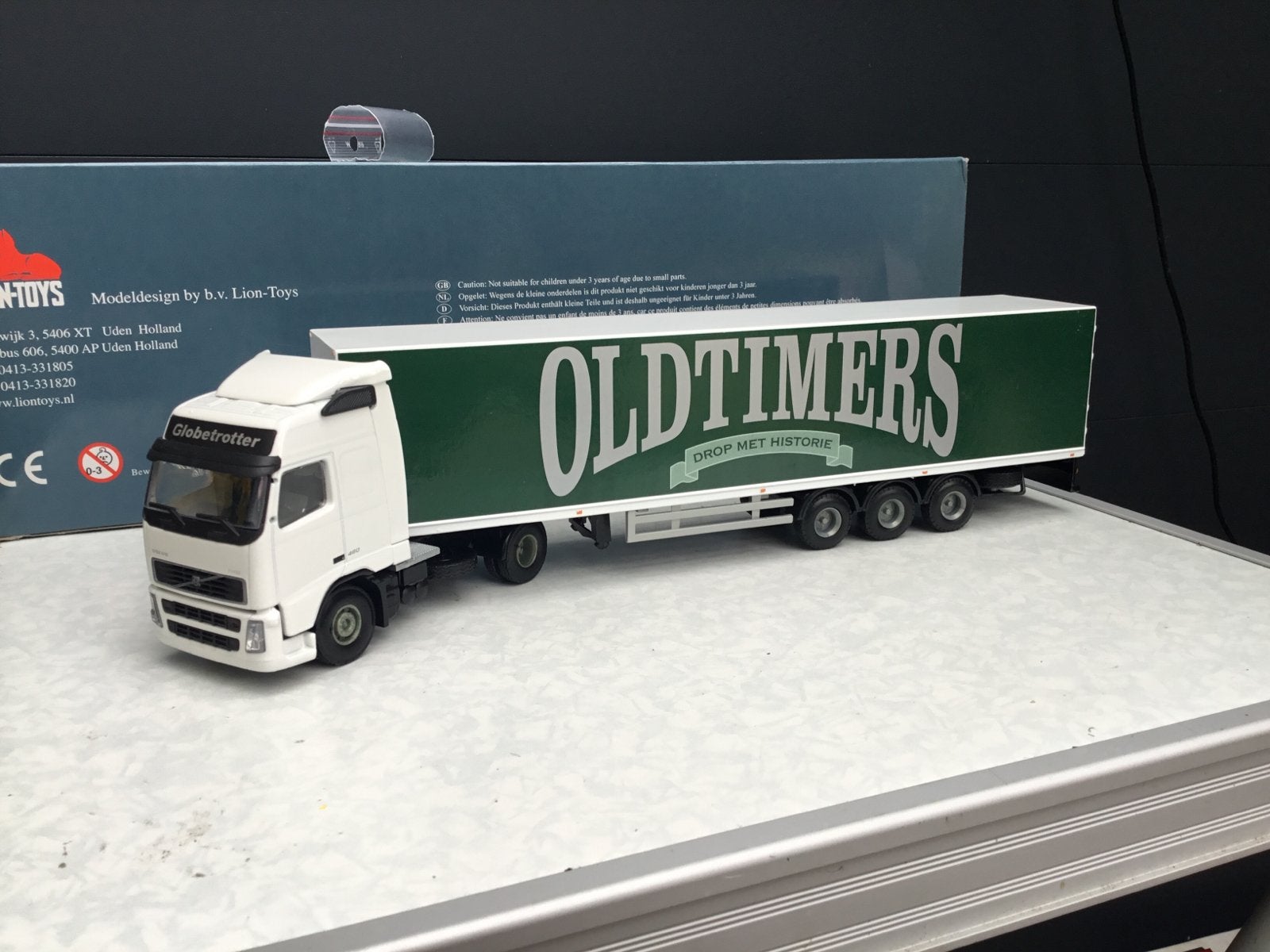 Lion Car Volvo Globetrotter Oldtimers, Hobby en Vrije tijd, Modelauto's | 1:50, Zo goed als nieuw, Bus of Vrachtwagen, Lion Toys