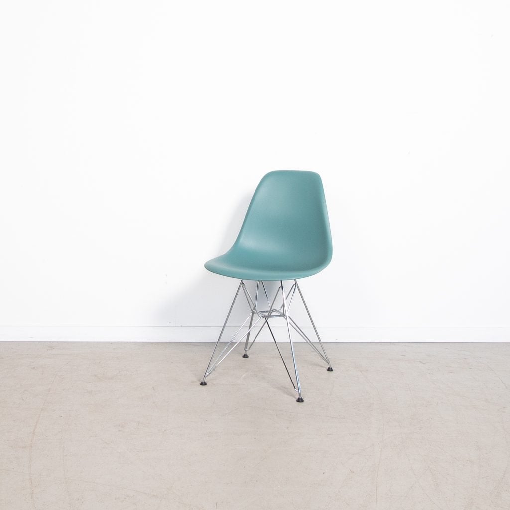 Vitra Eames DSR Stoel Lichtblauw Kunststof - Chroom, Niet ingevuld, Zo goed als nieuw, Niet ingevuld, Niet ingevuld
