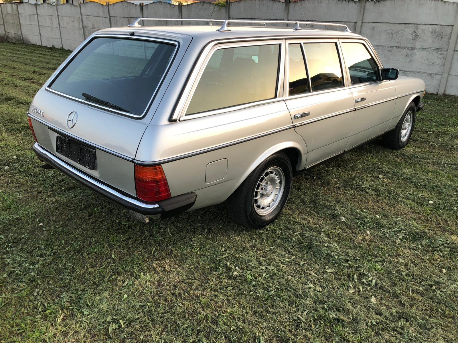 Mercedes w123 touring kombi automaat benzine stationoldtimer, Auto's, Automaat, Achterwielaandrijving, Leder en Stof, Mercedes-Benz