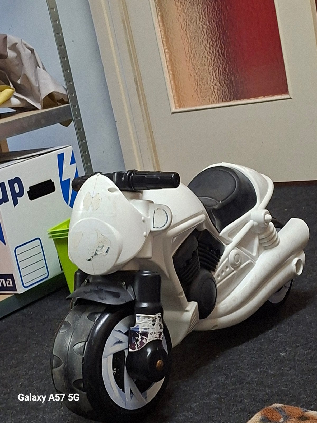 Stoere witte loopmotor voor kinderen, Ophalen, Gebruikt, Loopfiets