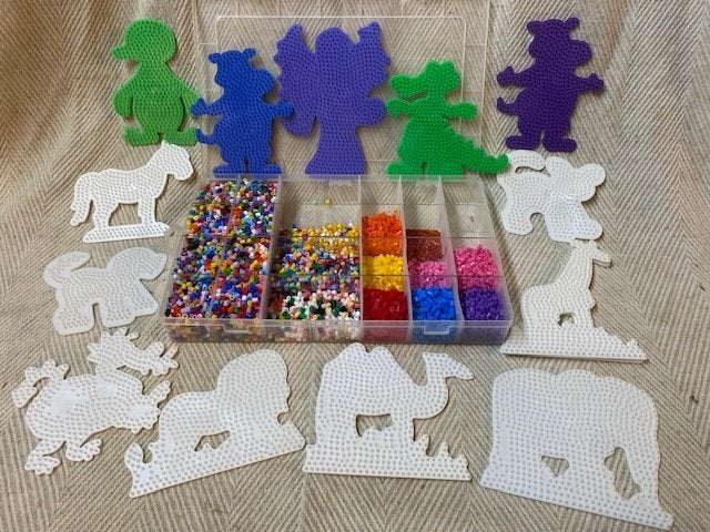 strijkkralen-set met diverse plastic grondplaten, Ophalen of Verzenden, Zo goed als nieuw, Fantasie, Knutselset