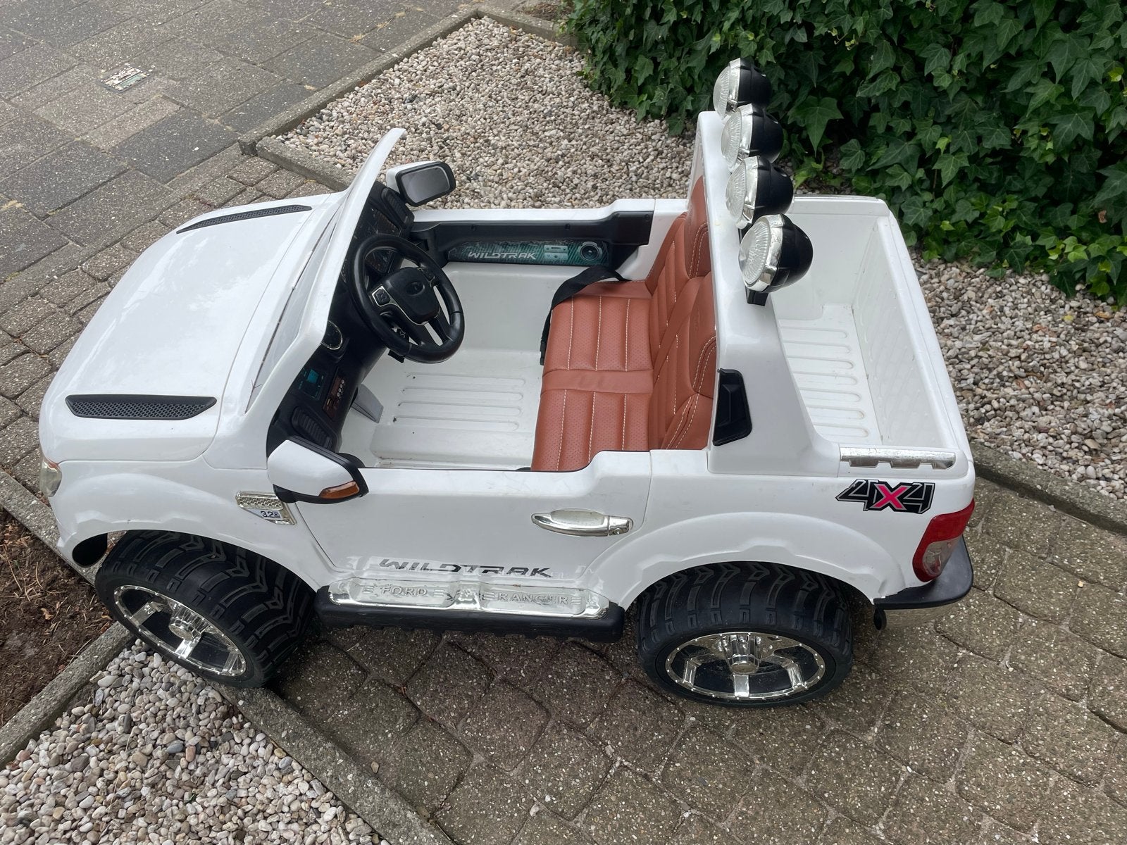 Elektrische kinderauto tot 7 jaar - incl. nieuwe accu, Ophalen, Gebruikt