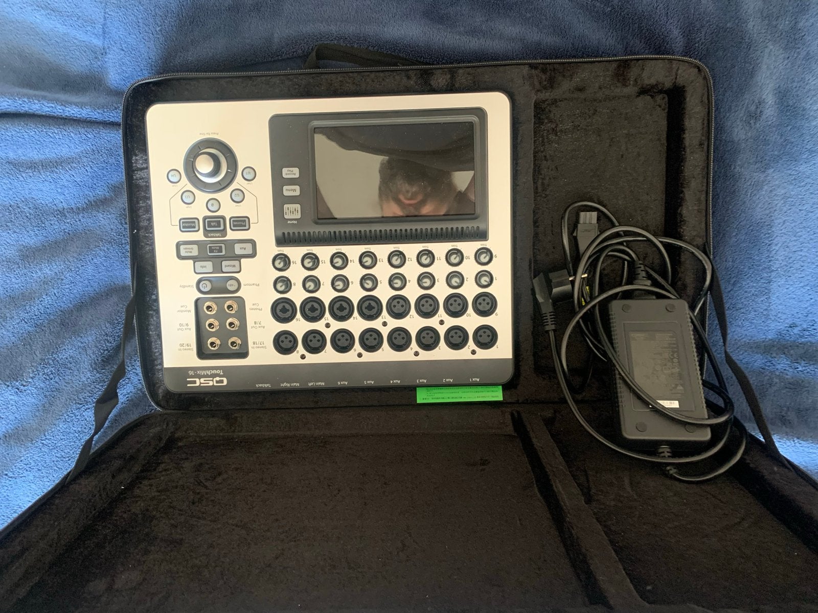 QSC Touchmix 16 Digitale Mixer - Compact en Krachtig, Ophalen of Verzenden, Zo goed als nieuw, 10 tot 20 kanalen, Microfooningang