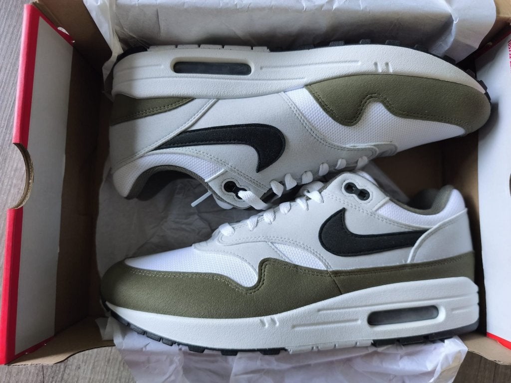 Air Max 1 Medium Olive maat 44.5, Overige kleuren, Verzenden, Nike, Nieuw