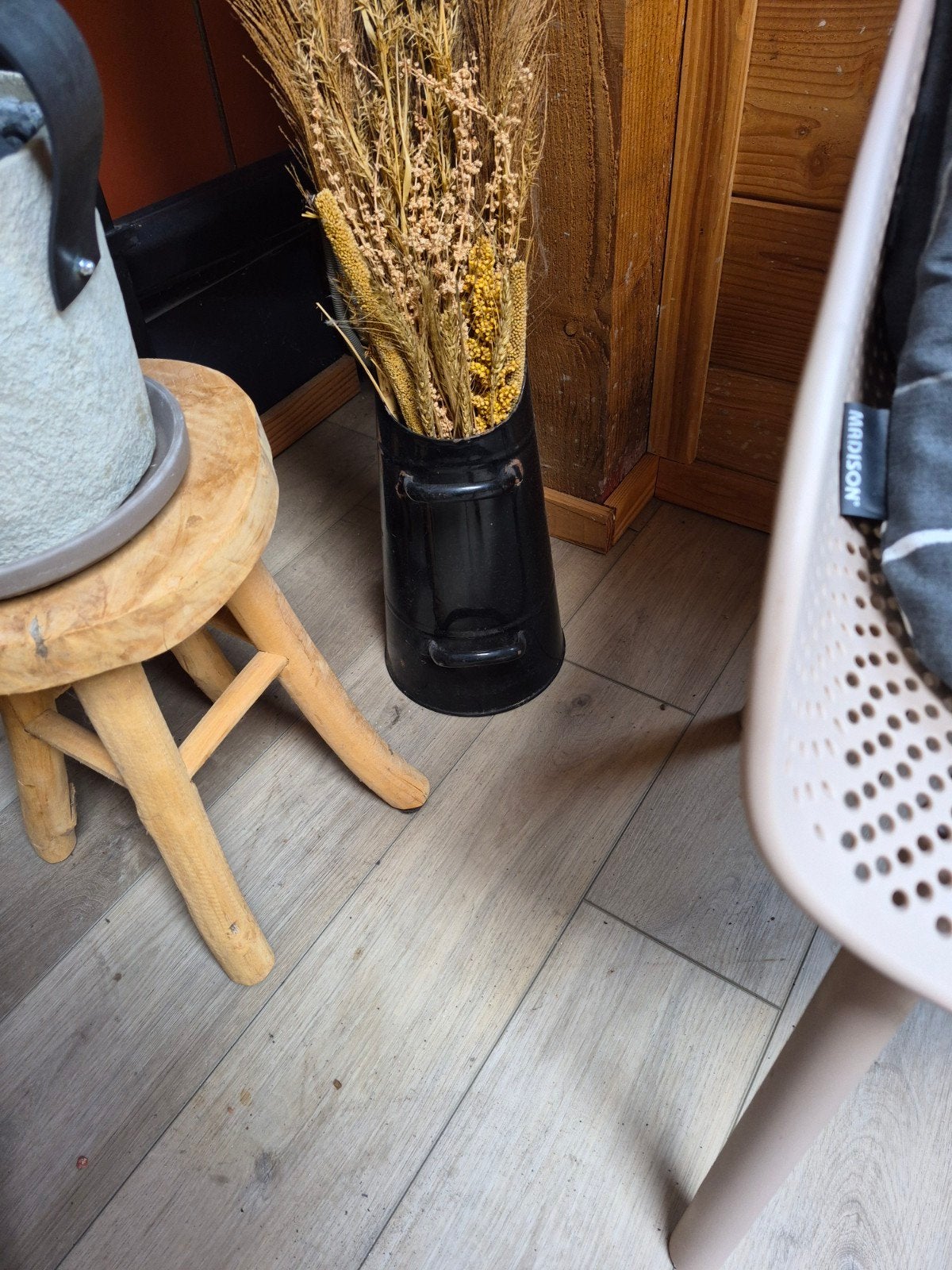 Zwarte metalen kolenkit met droogbloemen, Ophalen, Inclusief droogbloemen, Zwart, Zo goed als nieuw