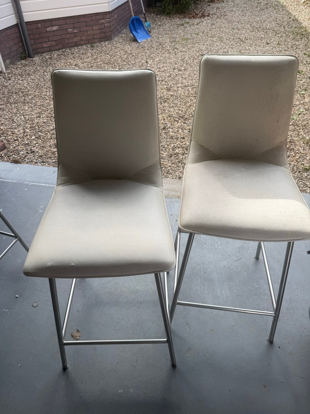 MOET WEG! 2 heerlijk zittend draaibare barkrukken voor €45, Ophalen, Gebruikt, 90 cm of meer, Metaal