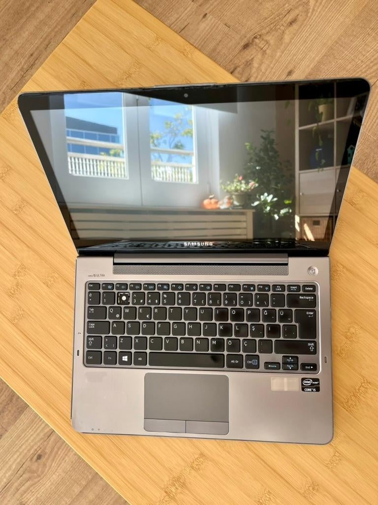 Samsung NP540U3C Touch Laptop – 13.3” – 250GB SSD, Computers en Software, Windows Laptops, Ophalen, 2 tot 3 Ghz, Qwerty, 8 GB
