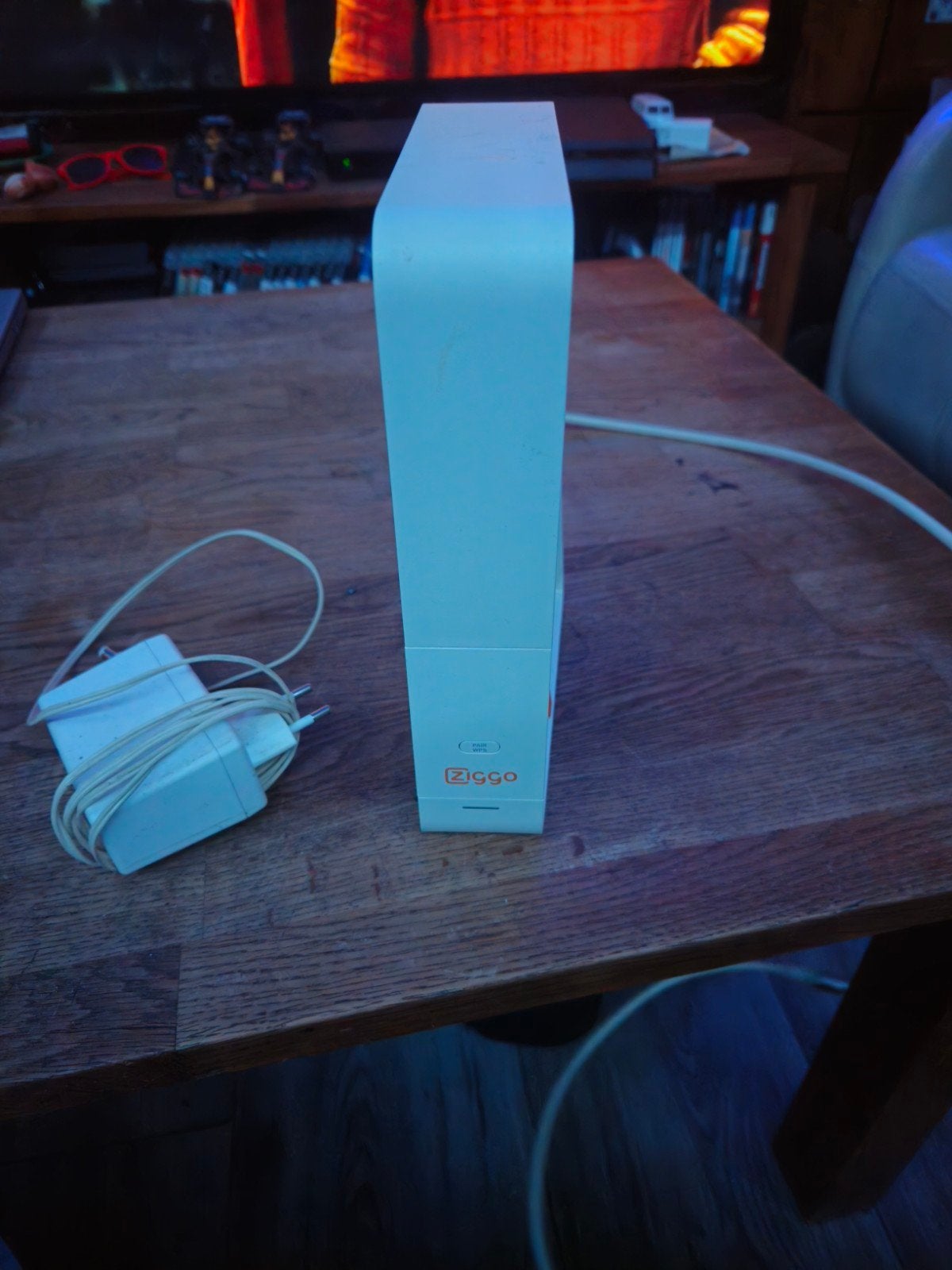 Ziggo Connectbox Router met Modem - Zo goed als nieuw, Computers en Software, Ophalen of Verzenden, Zo goed als nieuw, Router met modem