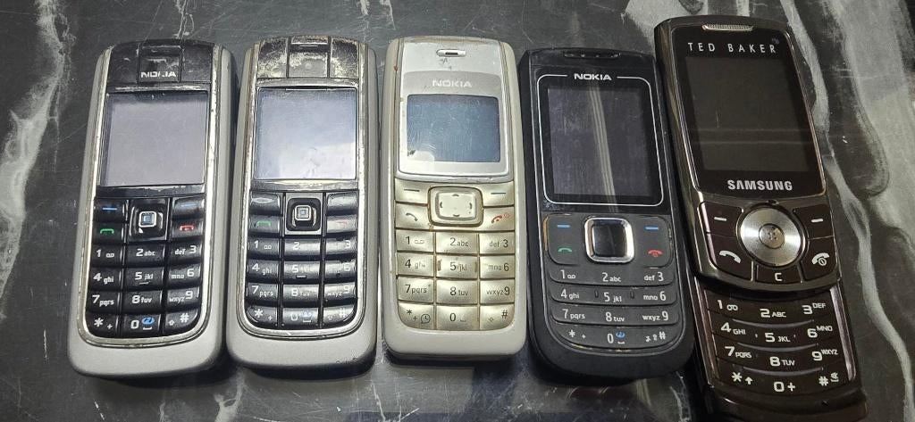 5 x telefoons/gsm   werking niet bekend, Ophalen, Gebruikt, Minder dan 3 megapixel, Zonder abonnement