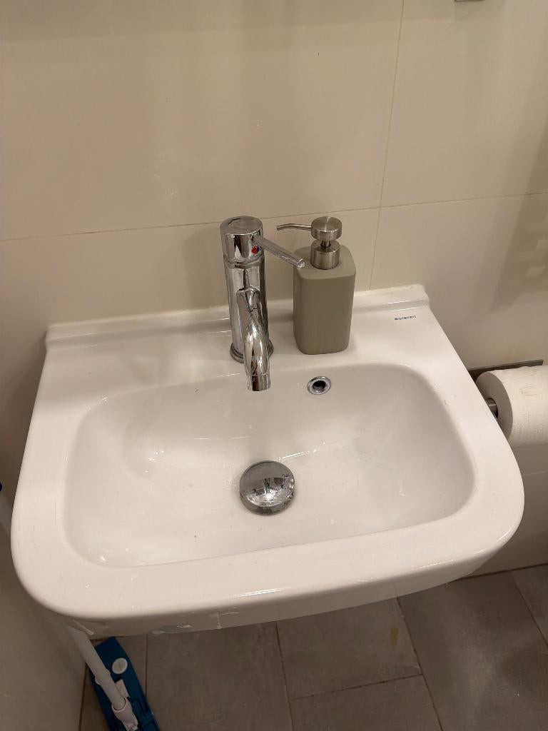 Bathroom sink with pipe system, Huis en Inrichting, Ophalen, Minder dan 50 cm, Gebruikt, 100 tot 150 cm