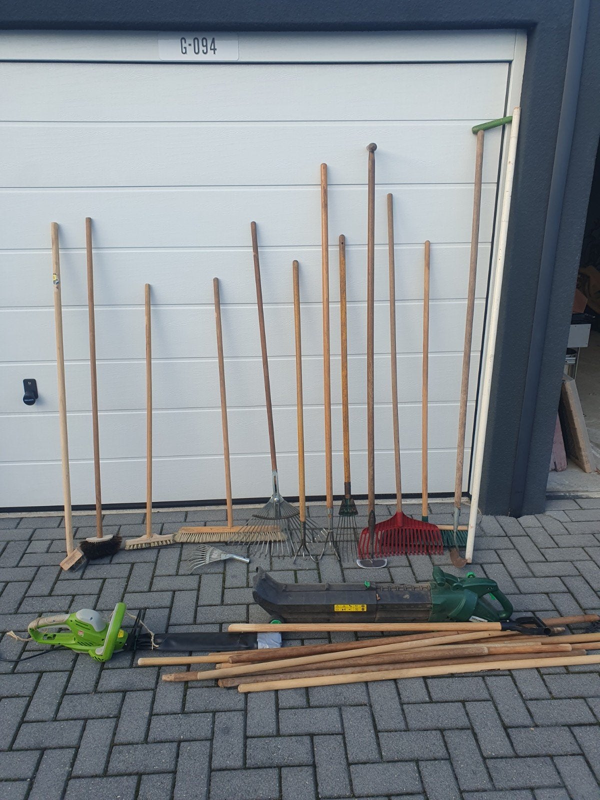 Diverse tuingereedschap en bladblazer, Tuin en Terras, Ophalen of Verzenden, Gebruikt, Hark