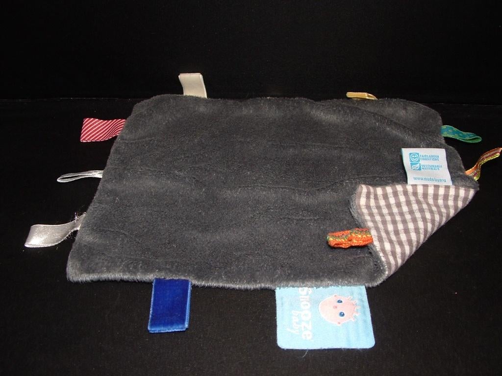 SNOOZEBABY KNUFFELDOEK VELOURS DONKERGRIJS MET, Kinderen en Baby's, Speelgoed | Knuffels en Pluche, Ophalen of Verzenden, Nieuw