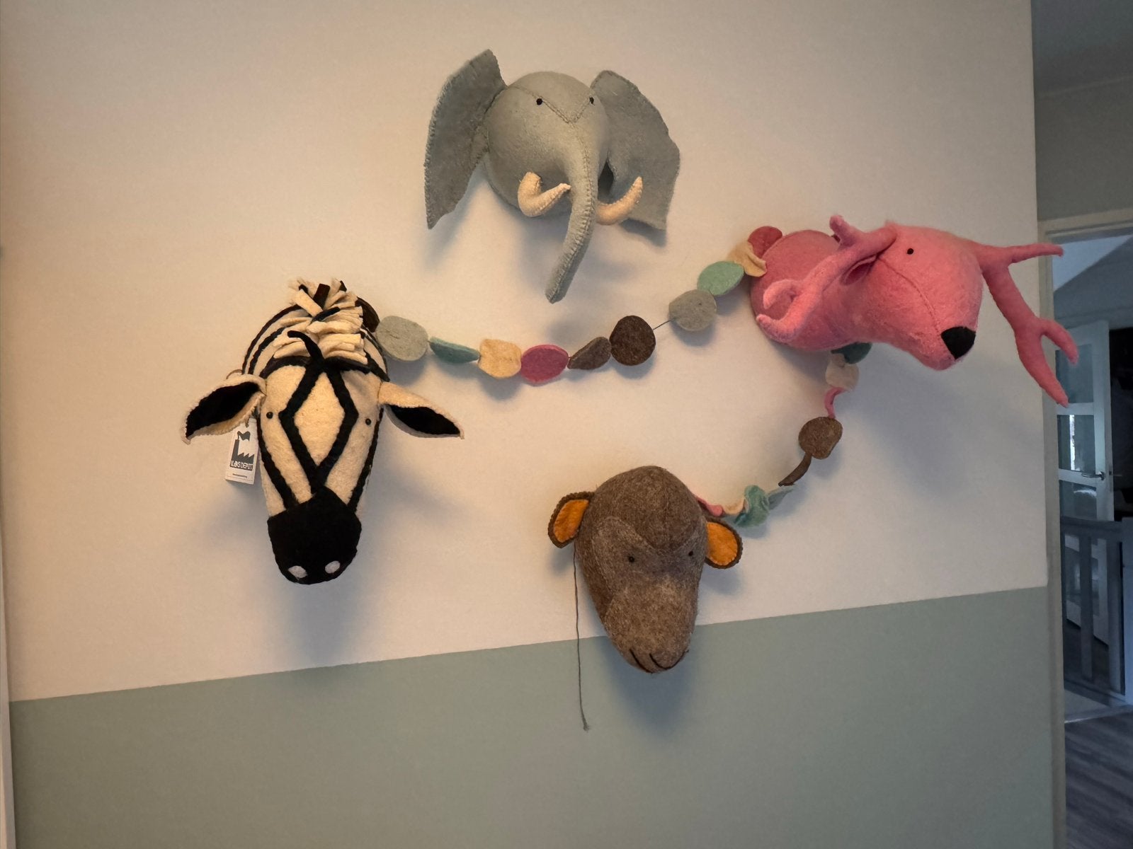 KidsDepot Dierenkoppen Wanddecoratie (Zebra, Aap, Olifant, H, Ophalen of Verzenden, Zo goed als nieuw, Wanddecoratie, Ophangbaar
