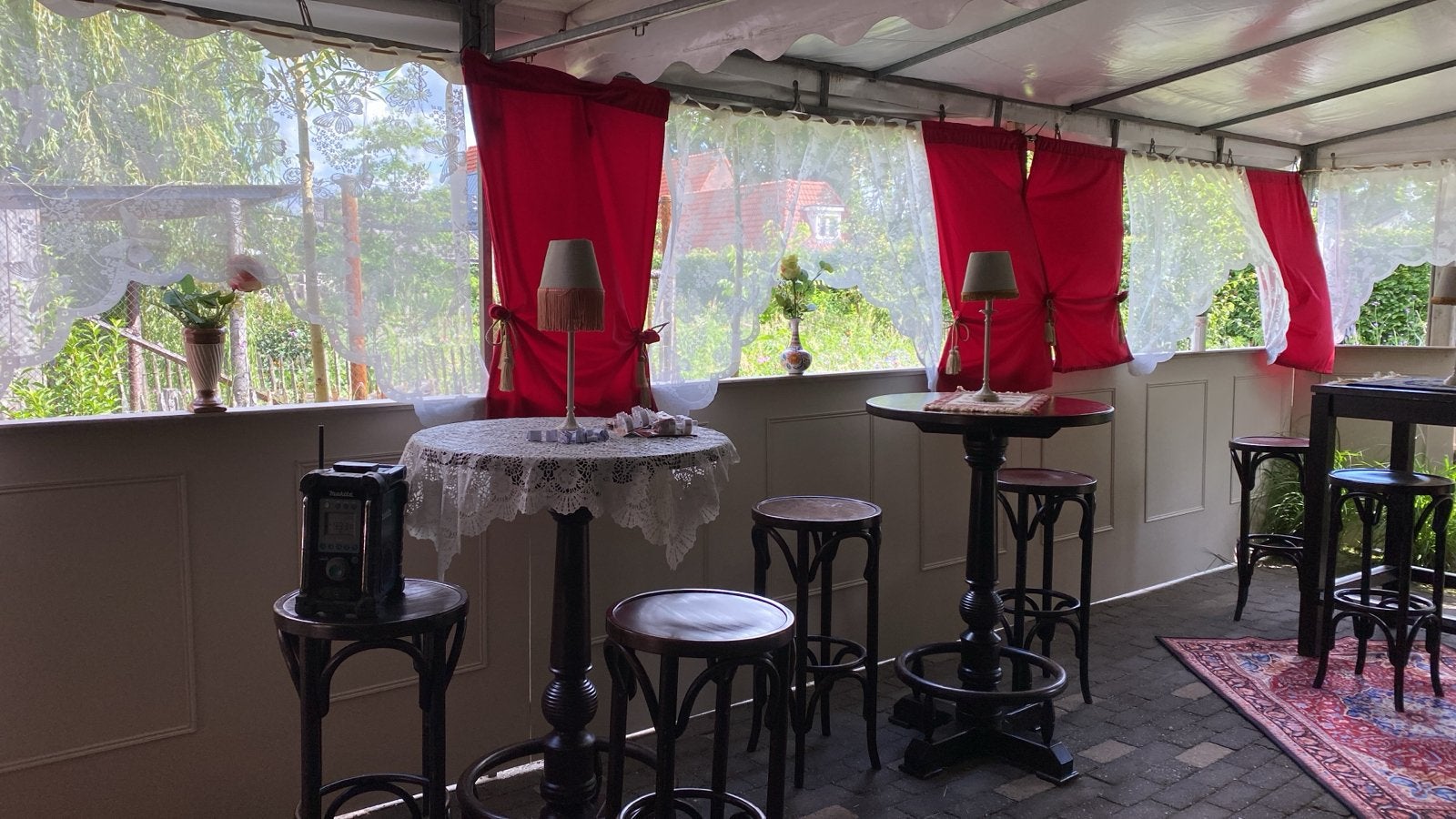 Amsterdamse kroeg gordijnen, Ophalen, Gebruikt